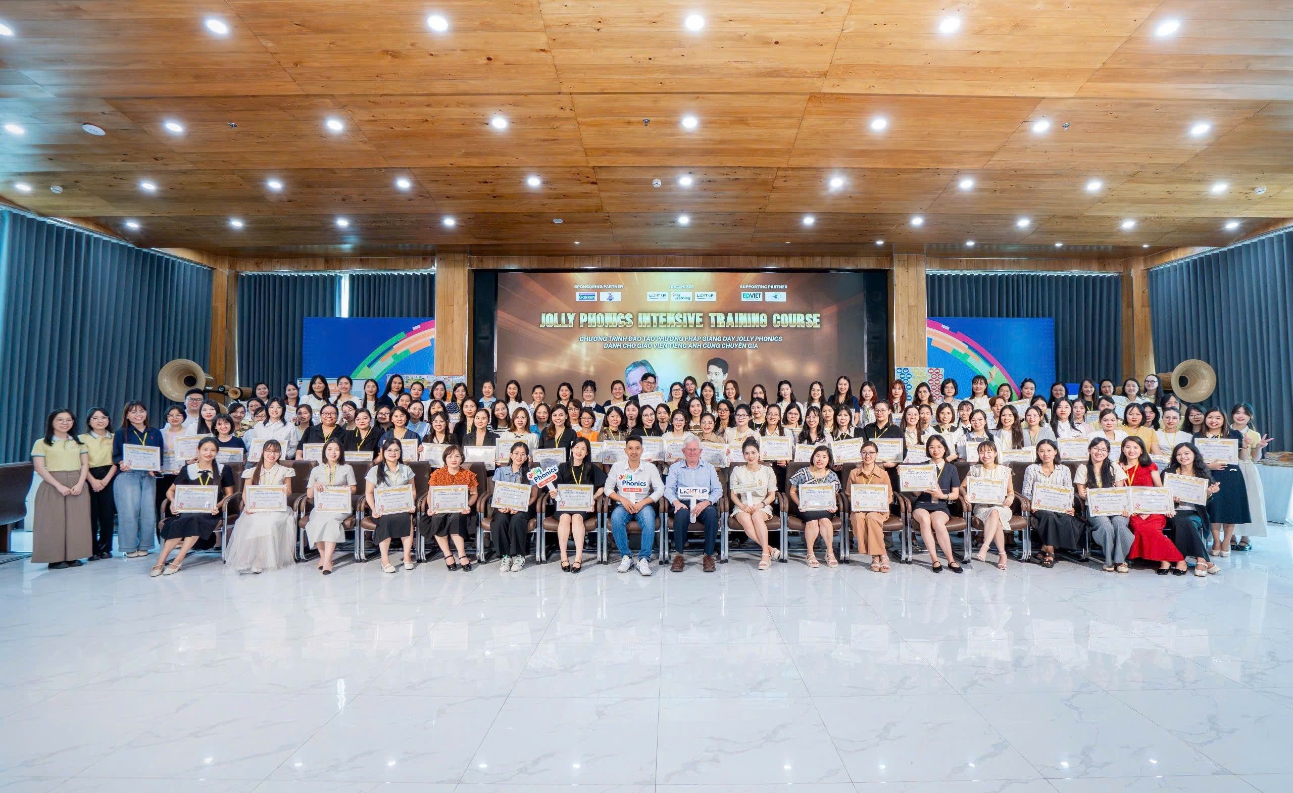 Light Up English phối hợp Jolly Learning UK đào tạo Jolly Phonics cho giáo viên toàn quốc - 1
