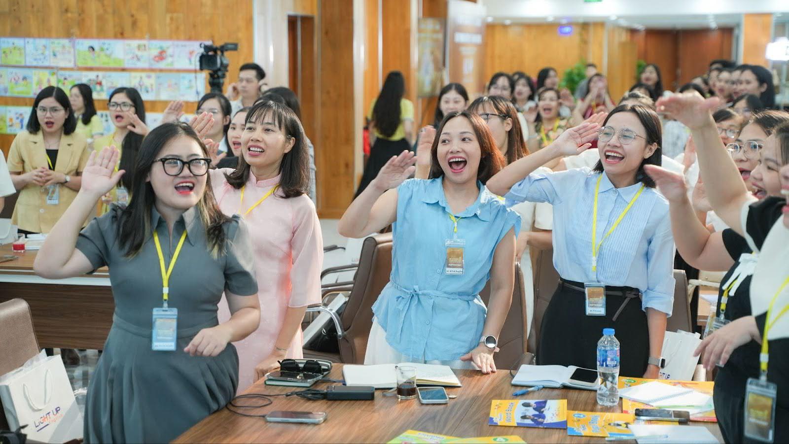 Light Up English phối hợp Jolly Learning UK đào tạo Jolly Phonics cho giáo viên toàn quốc - 2