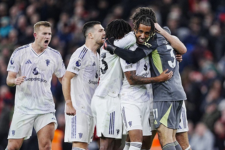 MU lần đầu ca khúc khải hoàn tại Anfield sau 9 năm