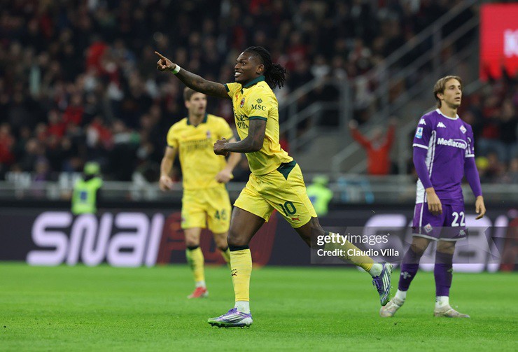 Leao tỏa sáng lập cú đúp cho AC Milan