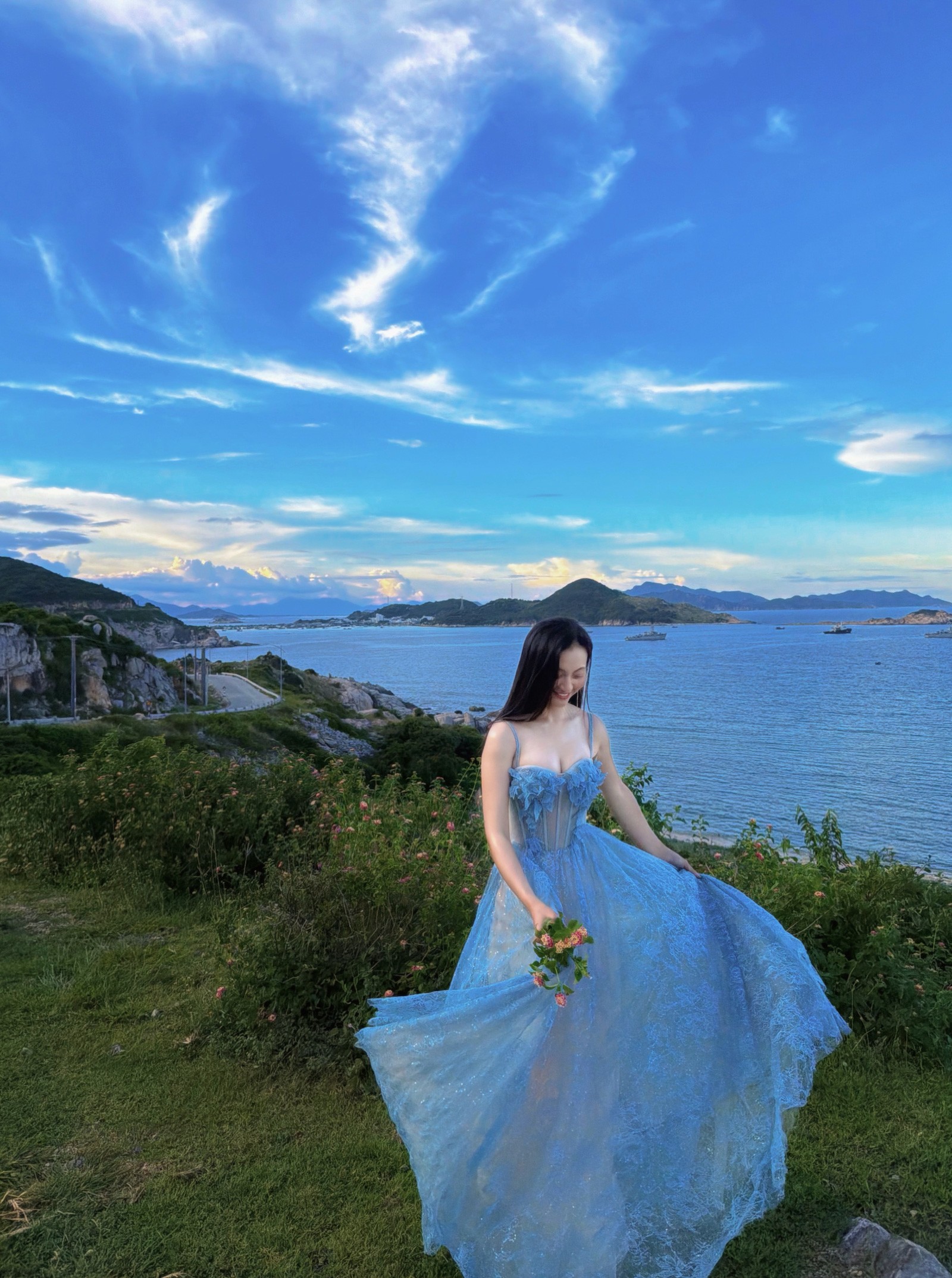 Nữ đại úy "kẹp cổ dân tổ" dịu dàng đến bất ngờ - 4