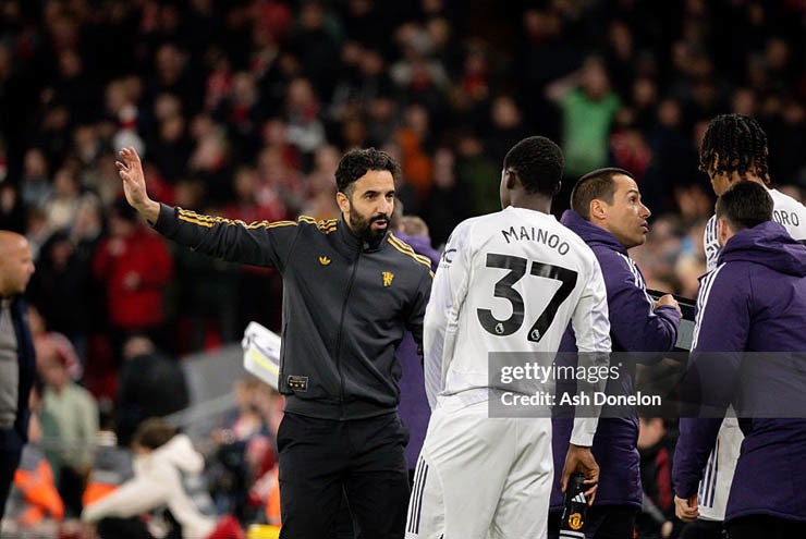 HLV Amorim dần xóa tan những nghi ngờ