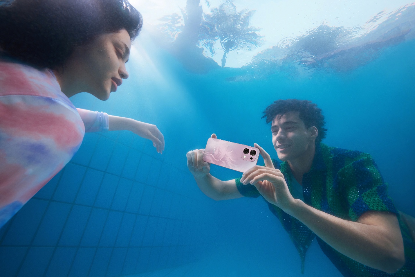 OPPO A6 Pro Series trang bị tiêu chuẩn chống nước – chống bụi cao nhất hiện nay