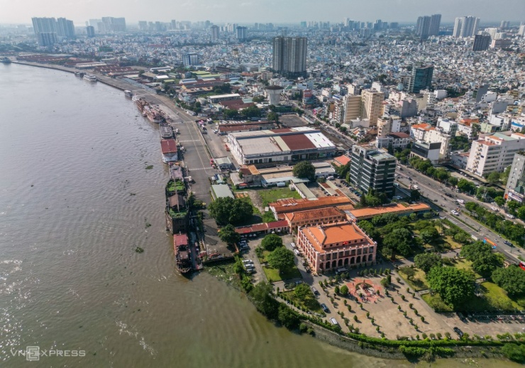 Hiện trạng khu đất 32 ha ở Bến Nhà Rồng sẽ làm công viên - 1