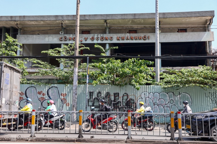 Hiện trạng khu đất 32 ha ở Bến Nhà Rồng sẽ làm công viên - 10