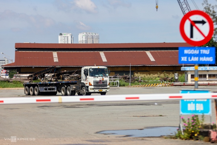 Hiện trạng khu đất 32 ha ở Bến Nhà Rồng sẽ làm công viên - 15