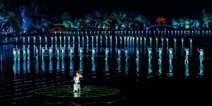 Nghệ thuật truyền thống Trung Quốc được đầu tư mạnh, tạo thành ngành kinh tế hái ra tiền.
