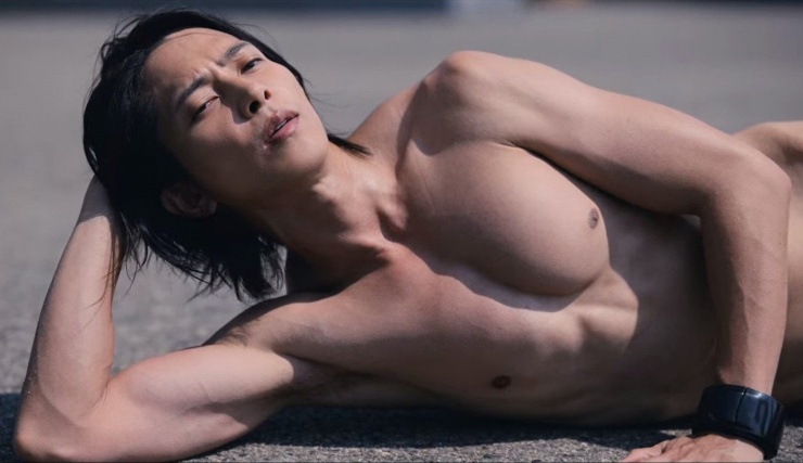 Tomohisa Yamashita.