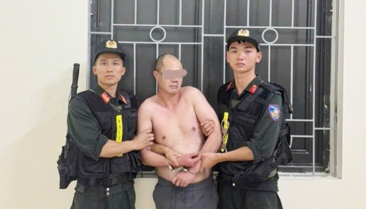 Cảnh sát khống chế đối tượng Nhật.