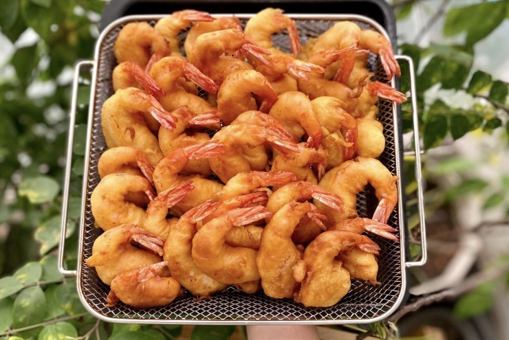 Tôm giàu canxi nhưng con lười ăn, mẹ làm món này bao nhiêu cũng hết