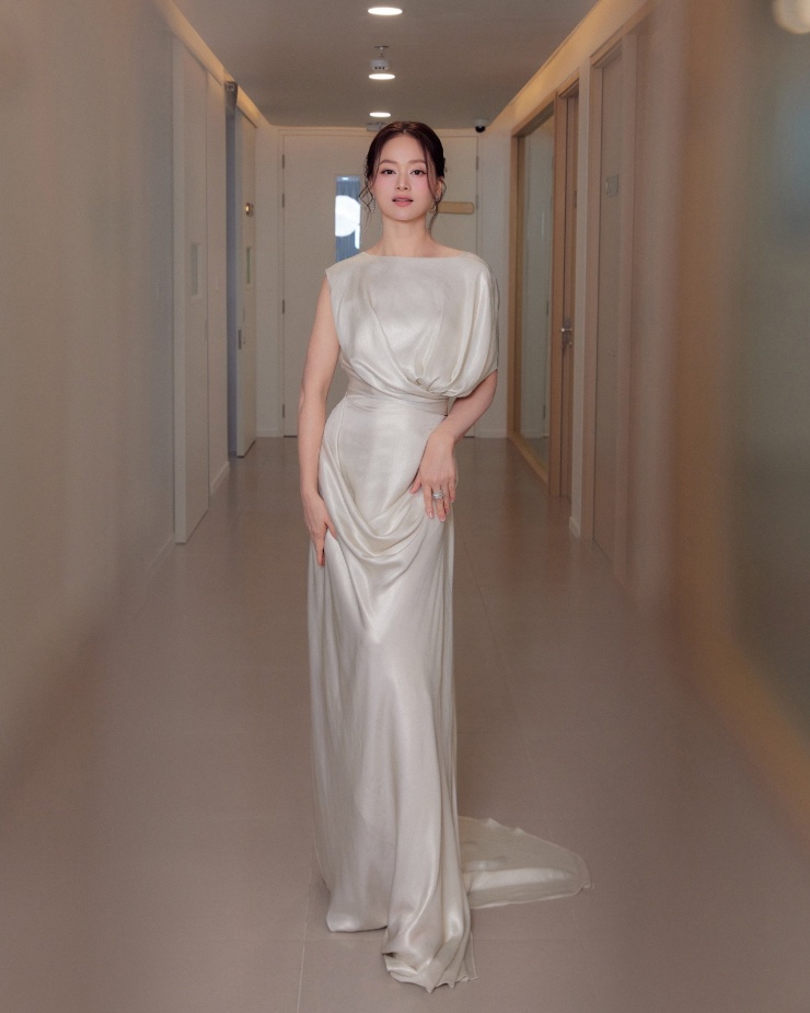 Diễn viên Lan Phương gây ngỡ ngàng vì quá sexy sau ly hôn chồng Tây - 7