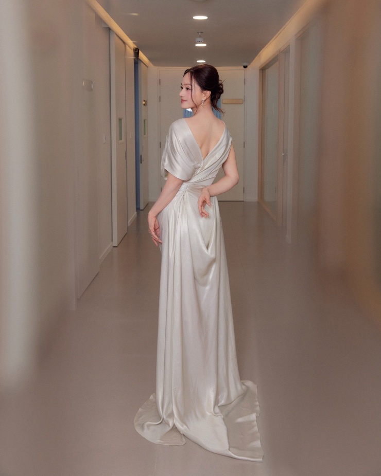 Diễn viên Lan Phương gây ngỡ ngàng vì quá sexy sau ly hôn chồng Tây - 6