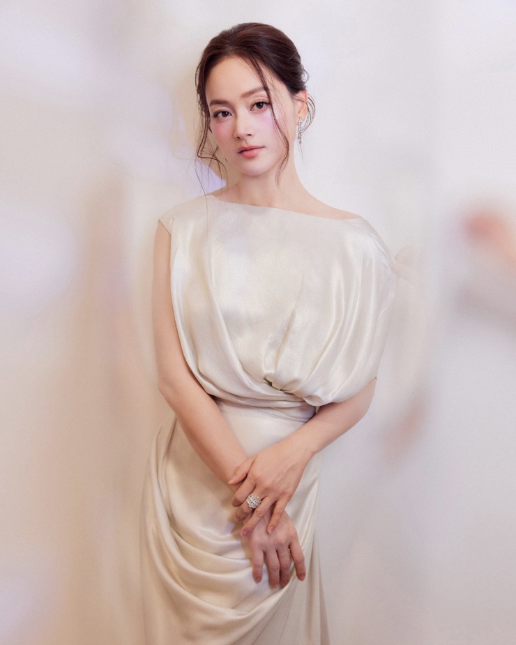 Diễn viên Lan Phương gây ngỡ ngàng vì quá sexy sau ly hôn chồng Tây - 8