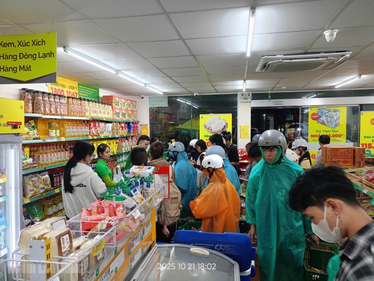 Cửa hàng Bách Hóa Xanh trên đường Phạm Như Xương, phường Hòa Khánh đông khách