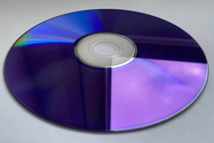 DVD bỗng nhiên hút khách trở lại khi Windows 10 không còn được hỗ trợ.