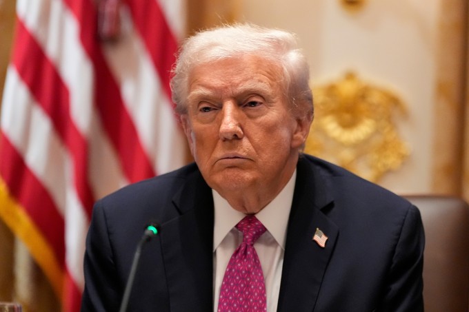 Tổng thống Mỹ Donald Trump tại Phòng Nội các, Nhà Trắng ngày 17/10. Ảnh: AP