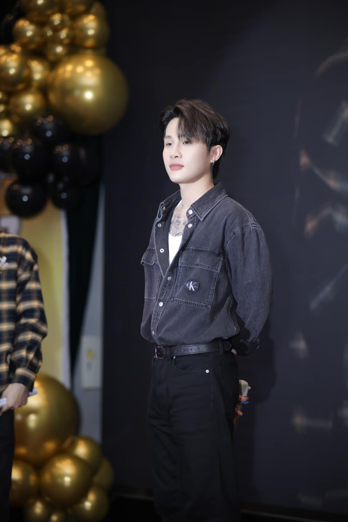 Jack cứ như tự đào mồ chôn mình