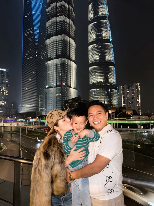 Bảo Thy được sống trong sự yêu chiều của chồng.