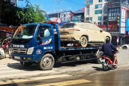 Những chiếc ô tô ngập trong nước lũ ở Thái Nguyên sẽ đi về đâu?