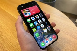 Vì sao giá iPhone cũ bất ngờ tăng hàng triệu đồng tại Việt Nam