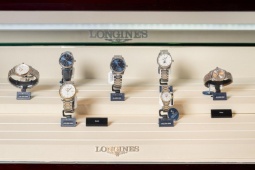 Hé lộ thú vị về cửa hàng Hải Triều Premium Swiss Watch