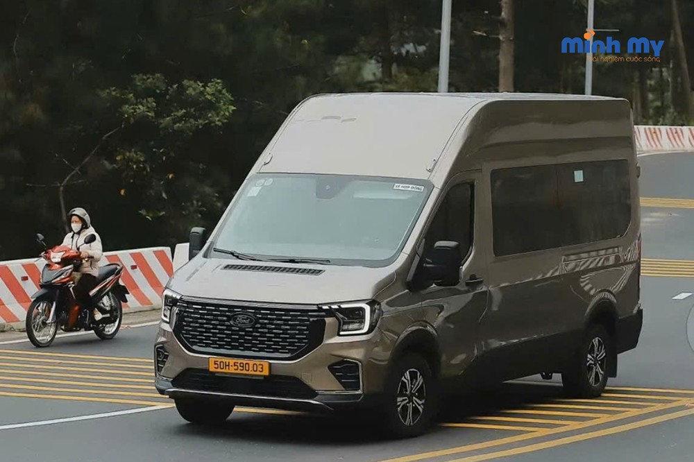 Lời cam kết về chất lượng dịch vụ thể hiện qua dàn xe 16 chỗ