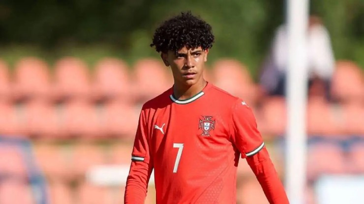 Cristiano Ronaldo Jr. được gọi lên tuyển U16 Bồ Đào Nha