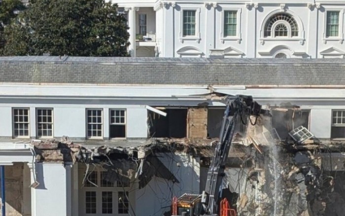 Nhà Trắng phá dỡ một phần Cánh Đông xây phòng khiêu vũ