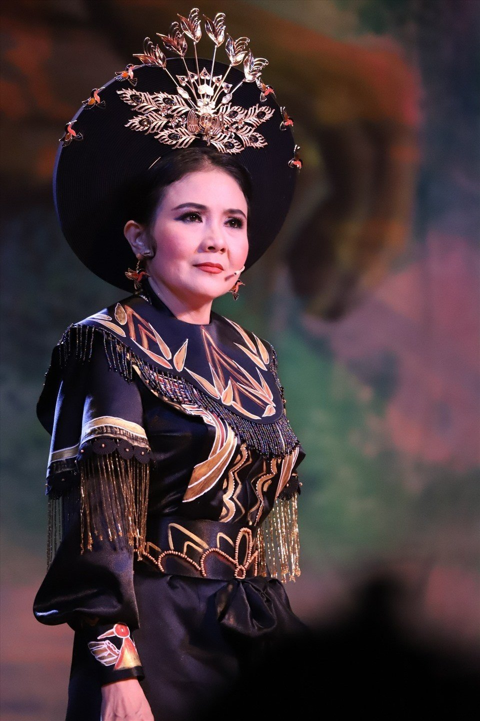 Nghệ thuật cải lương trải qua hàng trăm năm hình thành, phát triển và bước vào giai đoạn thoái trào.