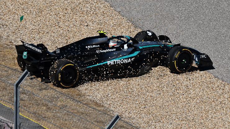 Antonelli trở lại sau cú va chạm và cán đích thứ 12 chung cuộc