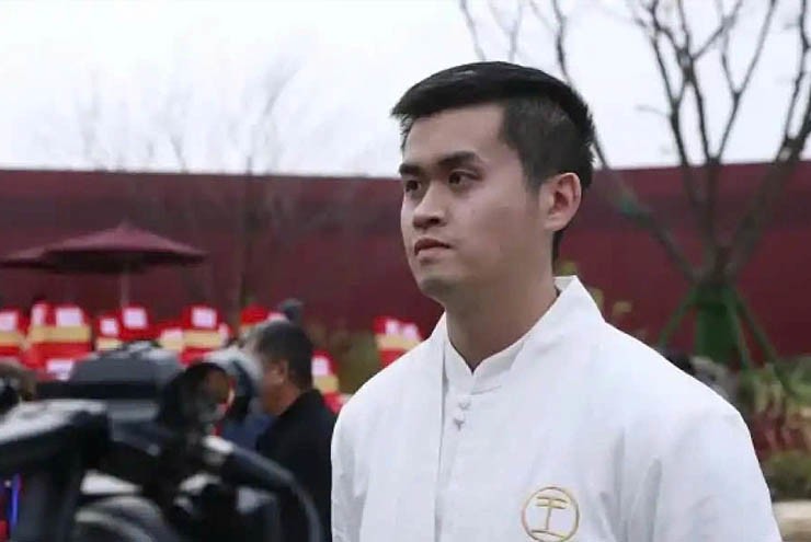 Hình ảnh của&nbsp;Vương Thiên Nhất sụp đổ trong mắt người hâm mộ