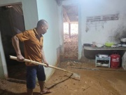 Đất đá cao tốc Bắc - Nam tràn vào nhà, người dân Đắk Lắk tháo chạy trong đêm