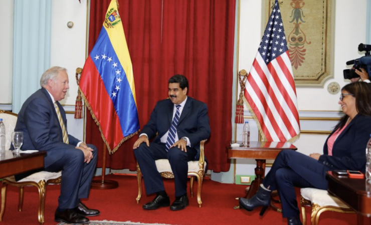 Sự đối đầu kéo dài hơn một thập kỷ khiến Caracas ngày càng tìm cách củng cố hệ thống phòng thủ trong nước và siết chặt quan hệ quân sự với các đối tác như Nga, Iran và Trung Quốc. Sự đối đầu kéo dài hơn một thập kỷ khiến Caracas ngày càng tìm cách củng cố hệ thống phòng thủ trong nước và siết chặt quan hệ quân sự với các đối tác như Nga, Iran và Trung Quốc.