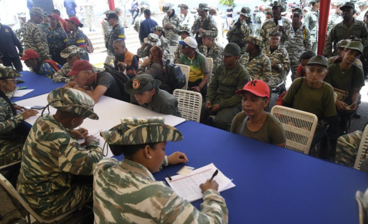 Giới phân tích nhận định, Venezuela đang thực hiện chiến lược “răn đe đối xứng” – dùng sức mạnh dân quân và phòng thủ phân tán để làm nản chí đối thủ. Giới phân tích nhận định, Venezuela đang thực hiện chiến lược “răn đe đối xứng” – dùng sức mạnh dân quân và phòng thủ phân tán để làm nản chí đối thủ.