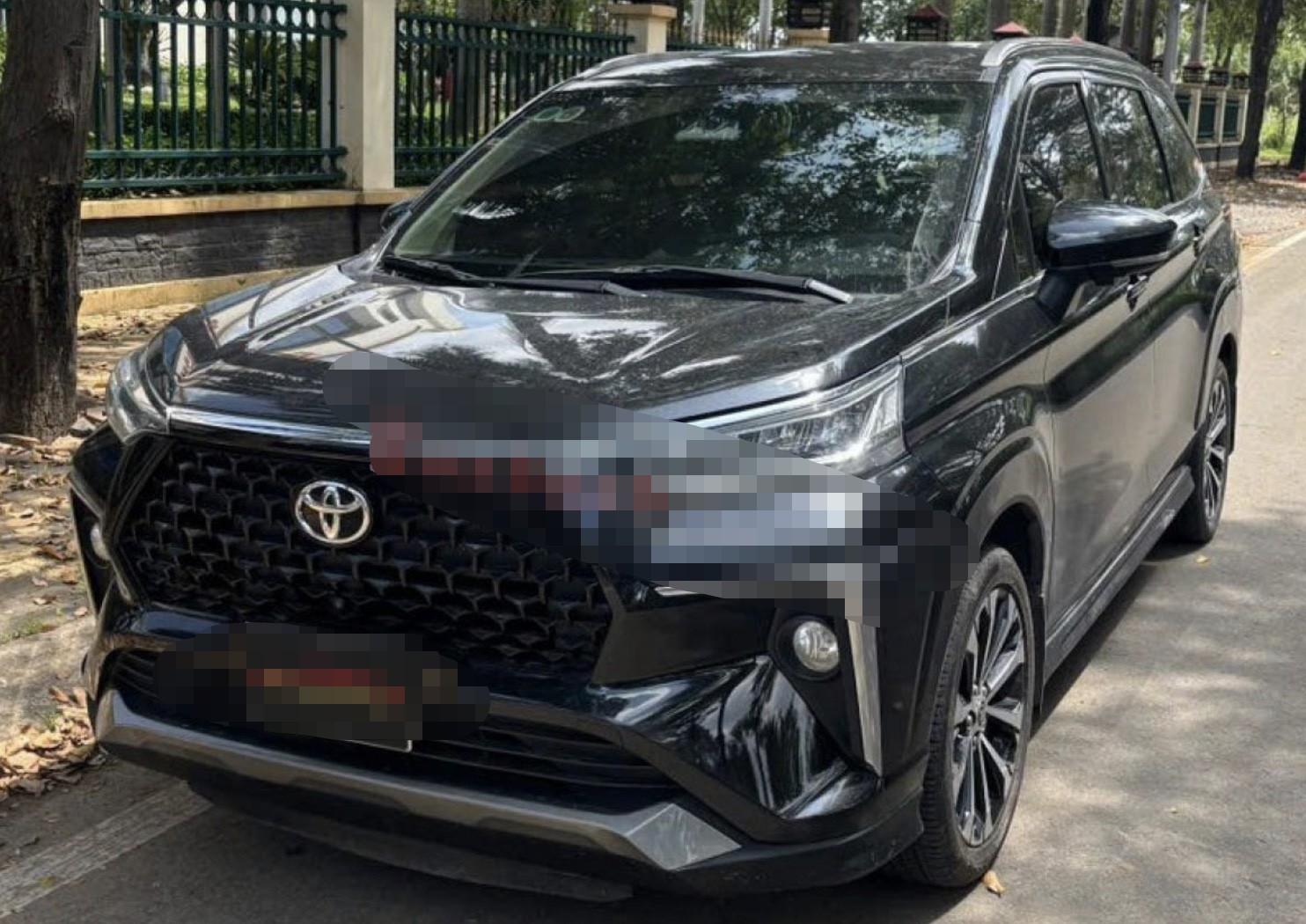 Ảnh thực tế chiếc xe được rao bán. (Ảnh chụp màn hình)