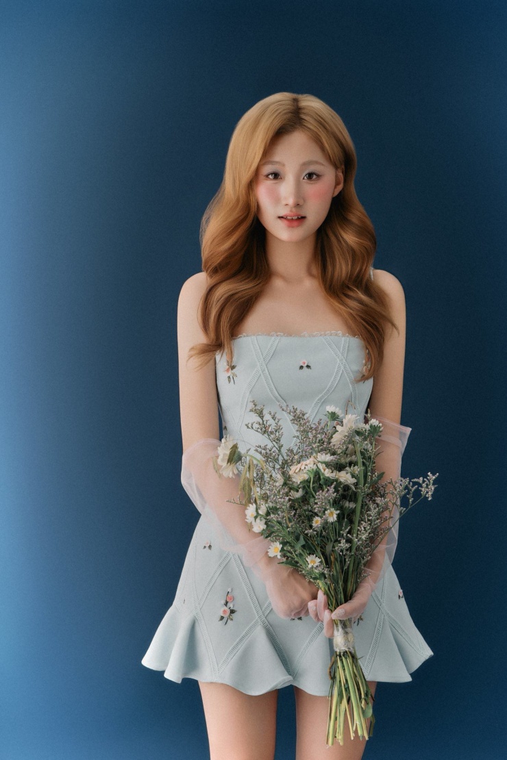 "Là một cô gái tuổi 20, tôi luôn muốn sống hết mình với thanh xuân. Tôi mong muốn khán giả khi nghe nhạc hay ngắm những bộ ảnh của tôi cũng sẽ được lan tỏa tinh thần nhiệt huyết, sống trẻ, tận hưởng từng phút giây của tuổi đôi mươi", XIRI nói.