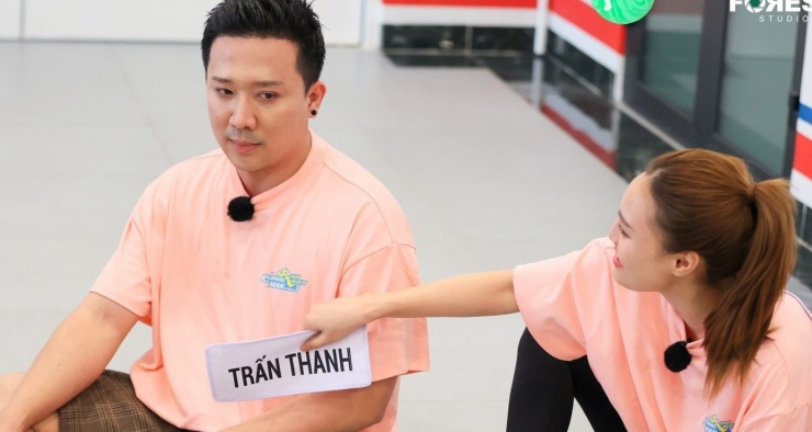 Trấn Thành dẫn dắt Running Man Vietnam mùa 3 với vai trò anh cả.