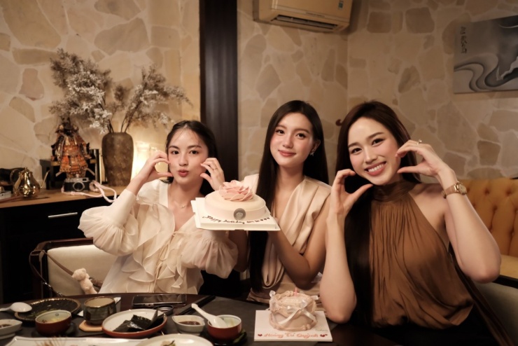 Họ luôn có mặt trong những ngày đặc biệt của nhau.