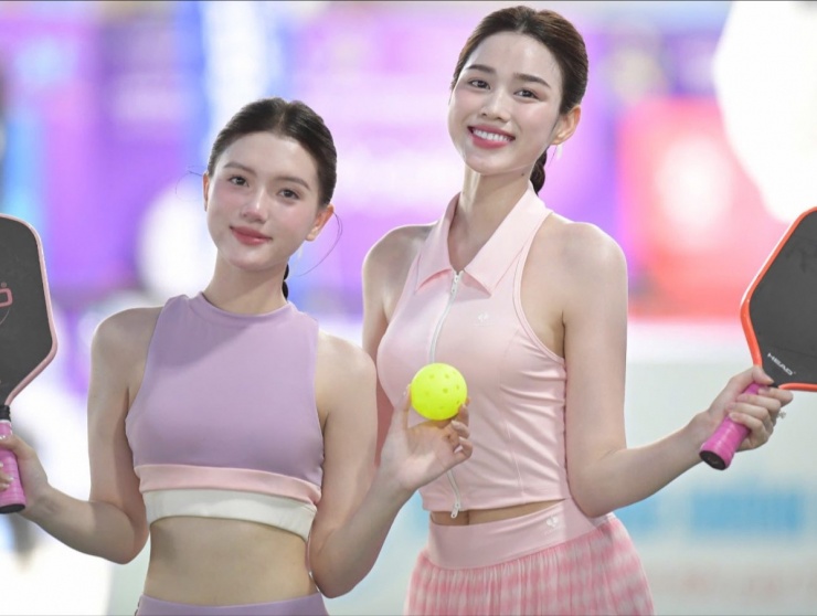 Hoàng Tú Quỳnh và Đỗ Thị Hà cũng là bạn chơi chung trong nhóm pickleball một năm nay, từng cùng nhau tham dự một số giải đấu.
