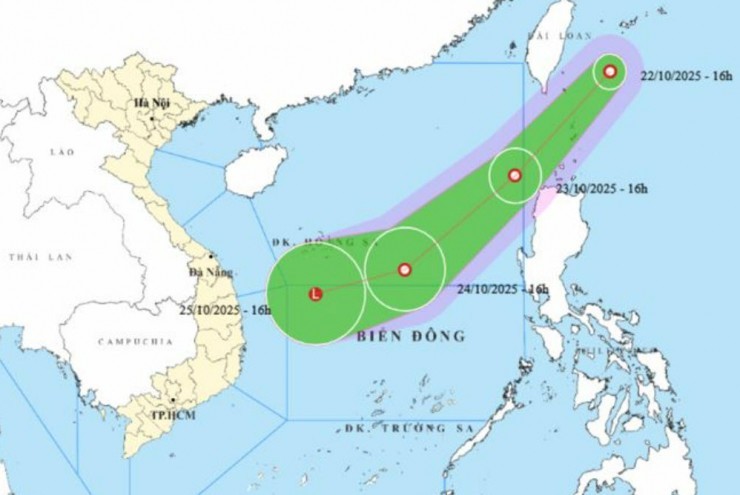 Bão số 12 chưa vào bờ, áp thấp nhiệt đới mới đã chực chờ vào Biển Đông