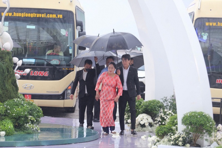 Ca sĩ nào hát ở đám cưới Đỗ Thị Hà - 17