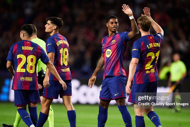 Barcelona vẫn chưa vào được được Top 8 dù thắng đậm Olympiakos