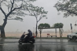 Bão số 12 di chuyển chậm và suy yếu nhanh, miền Trung hứng 2 đợt mưa liên tiếp
