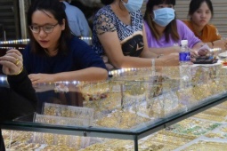 Giá vàng hôm nay 22-10: Vàng miếng SJC, vàng nhẫn giảm trở lại vào cuối ngày