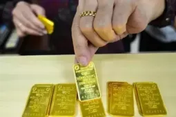 Giá vàng giảm mạnh không tưởng