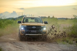 Giá xe Ford Ranger tháng 10/2025, hỗ trợ 100% phí trước bạ
