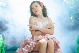 Emily Wagner - Giọng hát nhí Việt - Đức lan tỏa năng lượng tích cực qua “Red Rose Love”