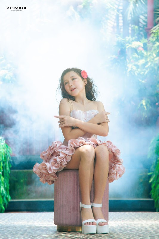 Emily Wagner - Giọng hát nhí Việt - Đức lan tỏa năng lượng tích cực qua “Red Rose Love” - 1