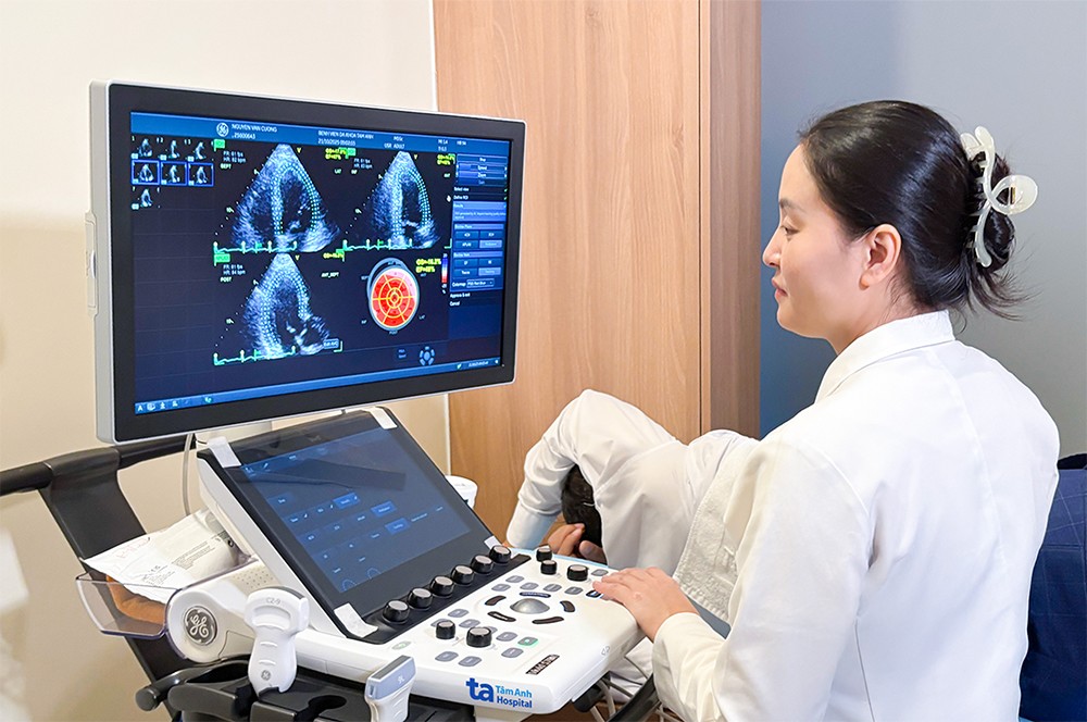 Hệ thống siêu âm Doppler màu chuyên sâu tim mạch Vivid S70N (Mỹ), ứng dụng phần mềm 4D cho hình ảnh chân thực, sắc nét, giúp tầm soát và phát hiện sớm các bệnh lý như hẹp/hở van tim, nguy cơ nhồi máu cơ tim, tim bẩm sinh…