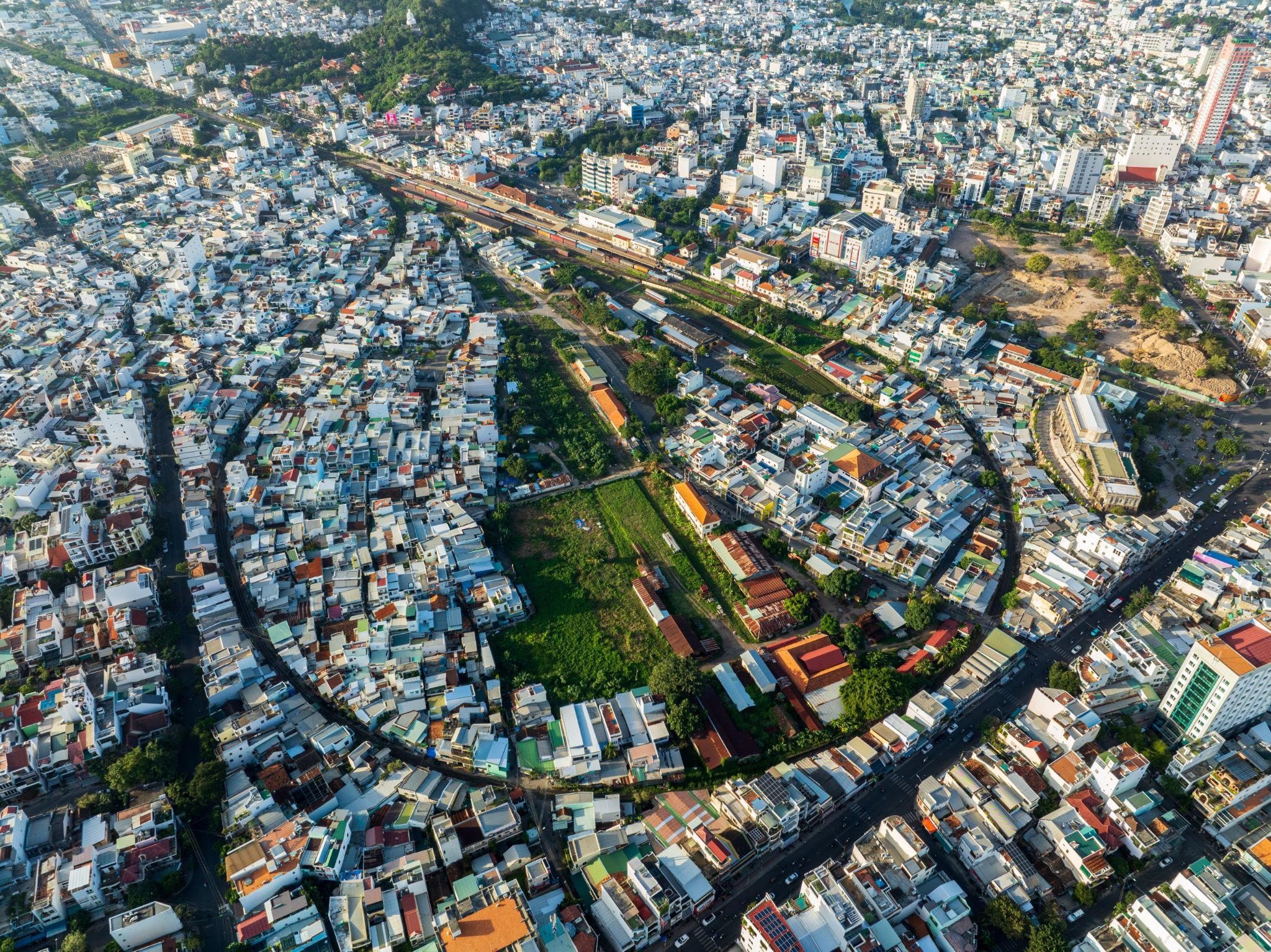 Ga Nha Trang nằm tại trung tâm thành phố